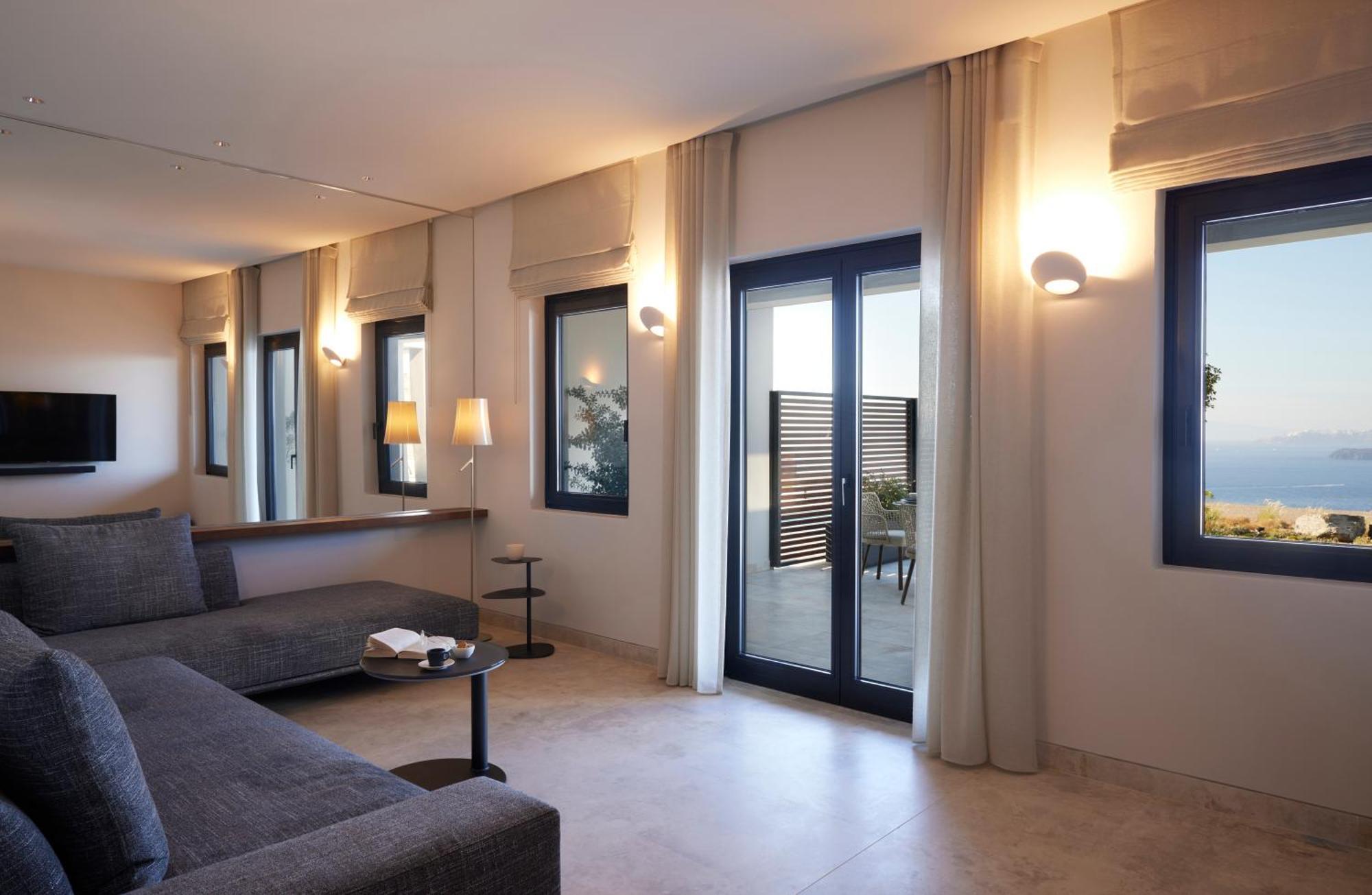 Aernia Suites & Art Akrotírion Esterno foto