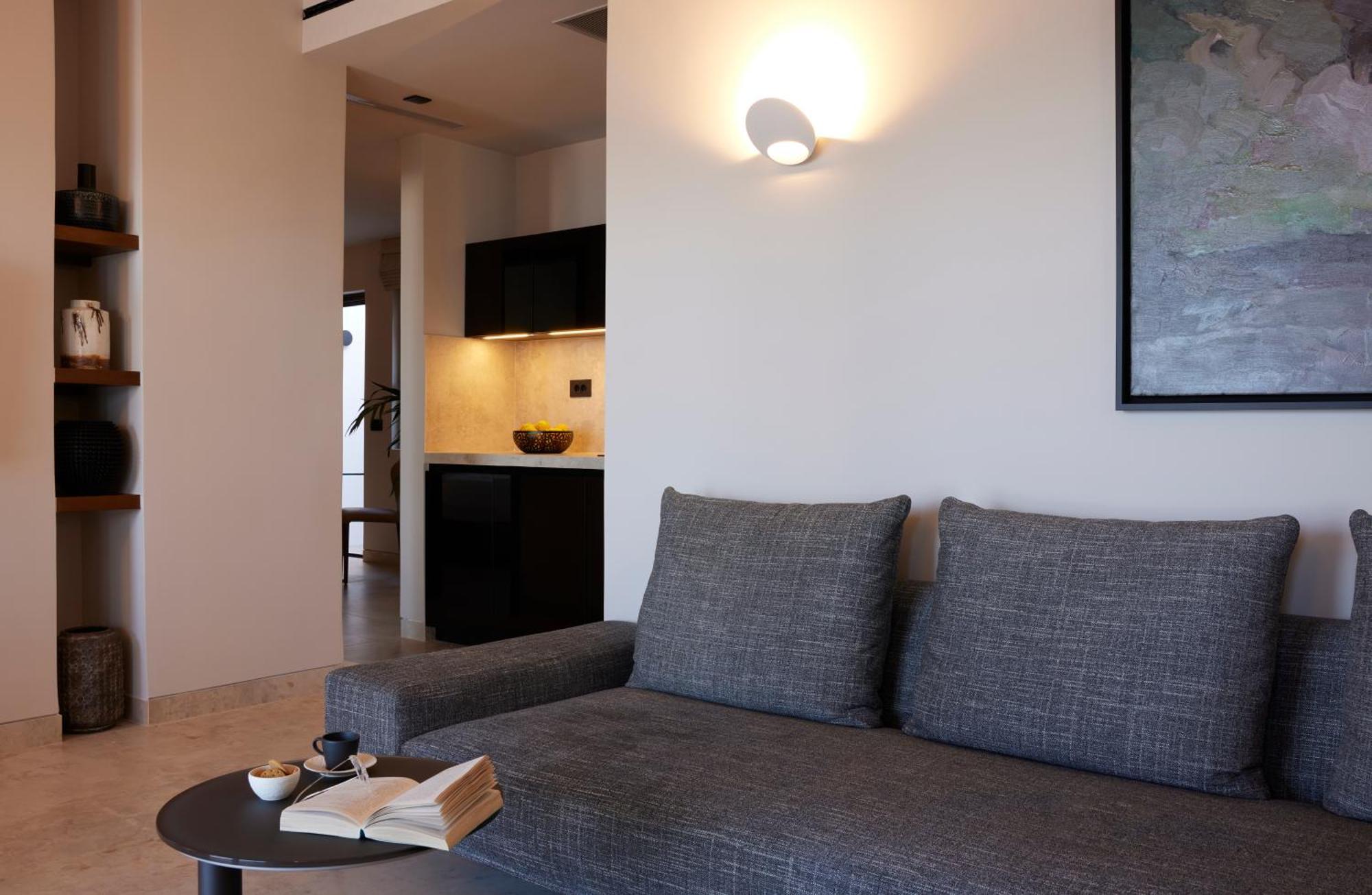 Aernia Suites & Art Akrotírion Esterno foto